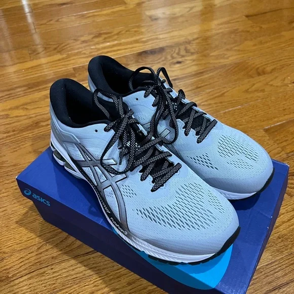 NWT ASICS Gel Kayano 26 Gray and Black Athletic Sneakers - Picture 3 of 8